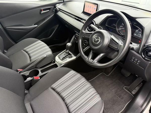 2023 Mazda 2 Carousel 8