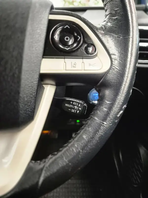 2016 Toyota Prius Carousel 8