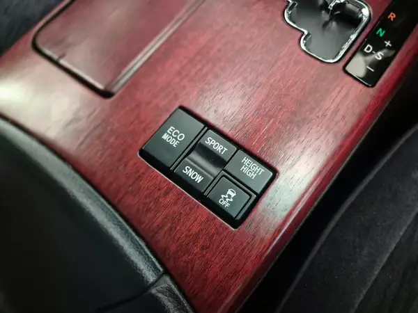 2011 Toyota Crown Majesta A Type V8 For Sale ! Carousel 7