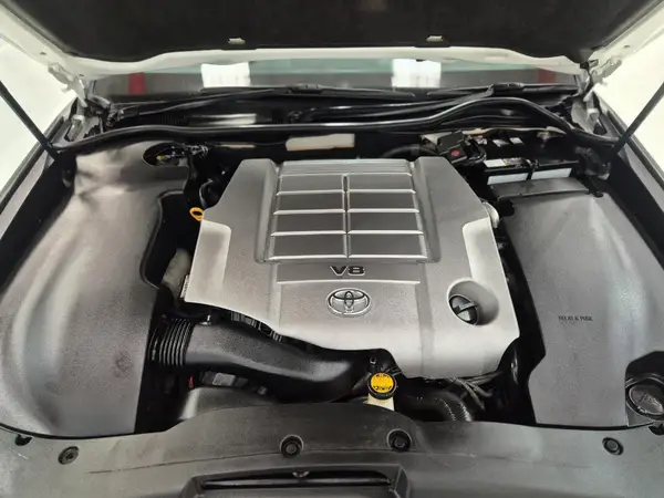2011 Toyota Crown Majesta A Type V8 For Sale ! Carousel 4