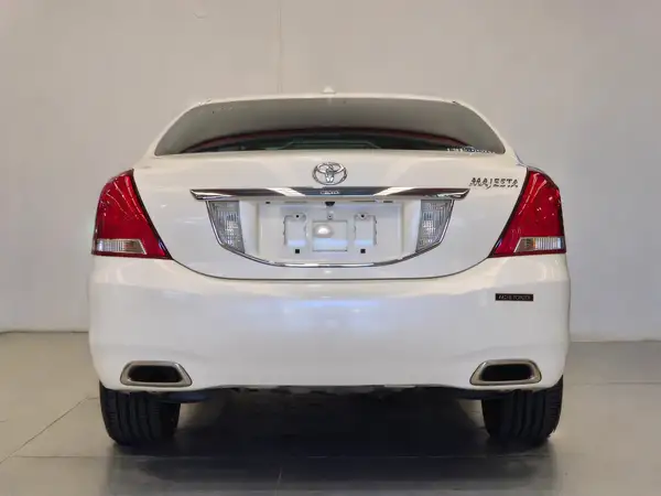 2011 Toyota Crown Majesta A Type V8 For Sale ! Carousel 2