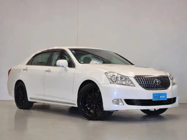 2011 Toyota Crown Majesta A Type V8 For Sale !