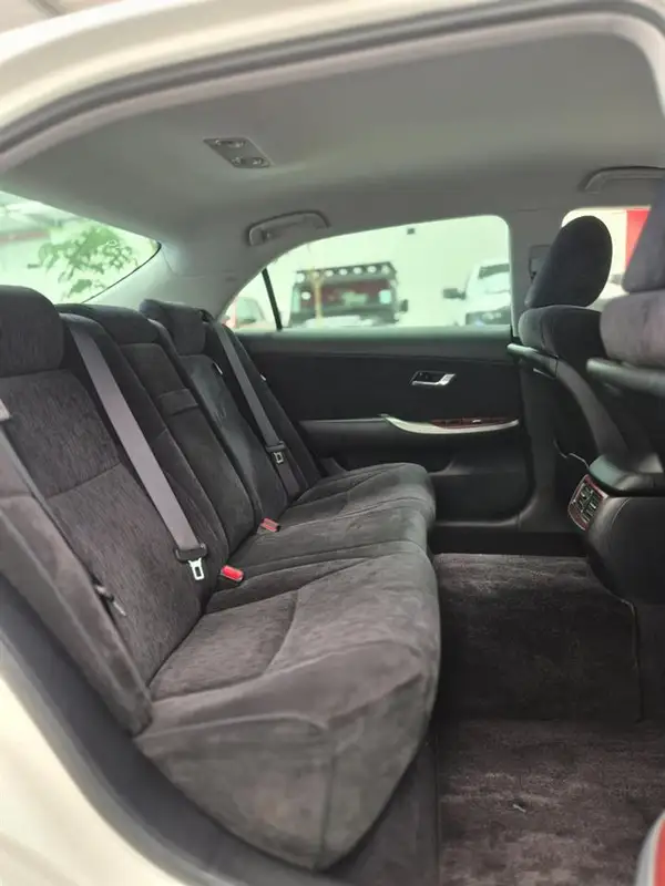 2011 Toyota Crown Majesta A Type V8 For Sale ! Carousel 15
