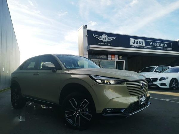 2021 Honda Vezel Z AWD High Spec / SALE!!