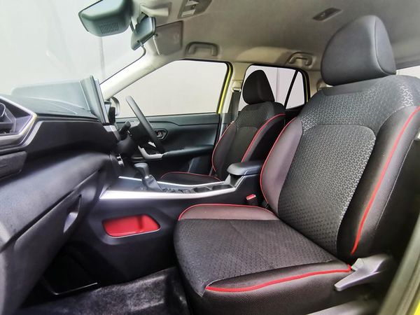 2022 Daihatsu Rocky E-Smart Hybrid, Priced to Sell ! Carousel 6