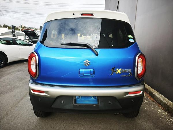 2021 Suzuki XBee Hybrid, Two-Tone Crossover Carousel 4