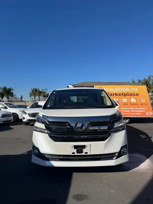 TOYOTA VELLFIRE 2017 Carousel 1
