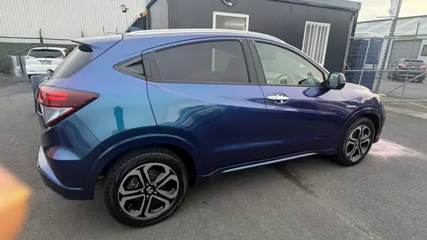 Honda vezel 2014 Z Model Hybrid Carousel 7