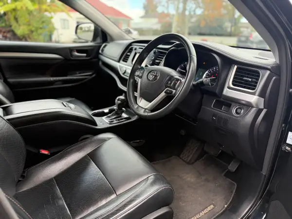 2017 Toyota Highlander GXL Carousel 7