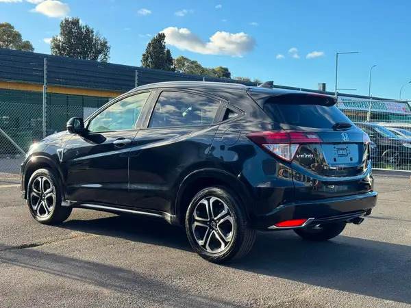 Honda Vezel Z Hybrid 2015 Carousel 7