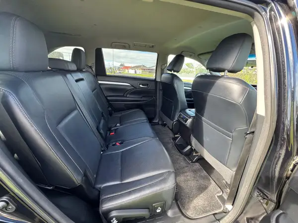 TOYOTA HIGHLANDER GXL 2015 AWD Carousel 13