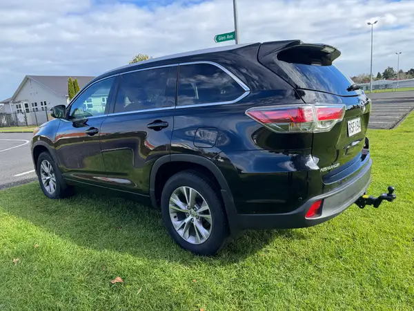 TOYOTA HIGHLANDER GXL 2015 AWD Carousel 2