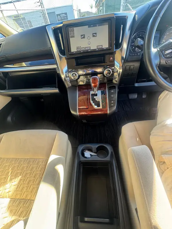 TOYOTA VELLFIRE 2017 Carousel 15