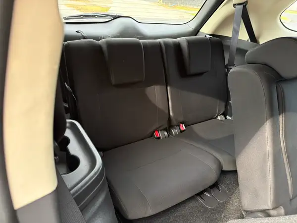 Mitsubishi Outlander 2019/7 Seater  Carousel 10