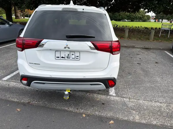 Mitsubishi Outlander 2019/7 Seater  Carousel 13