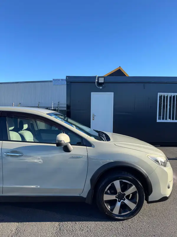 SUBARU XV 2013 AWD Carousel 3