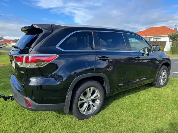 TOYOTA HIGHLANDER GXL 2015 AWD Carousel 4