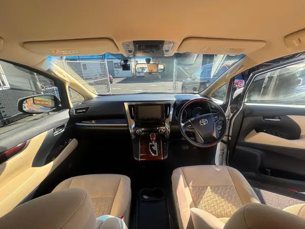 TOYOTA VELLFIRE 2017 Carousel 10