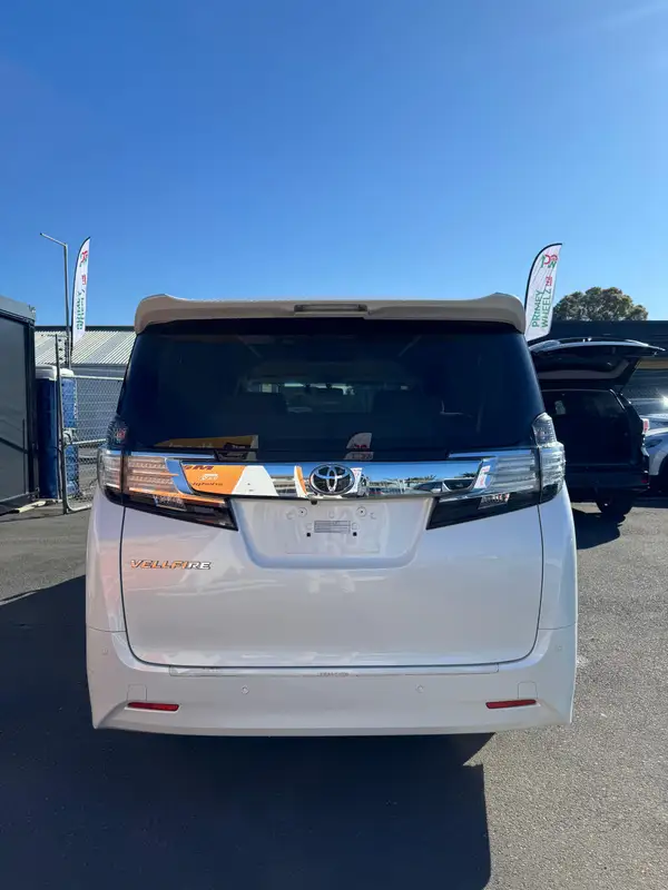 TOYOTA VELLFIRE 2017 Carousel 9