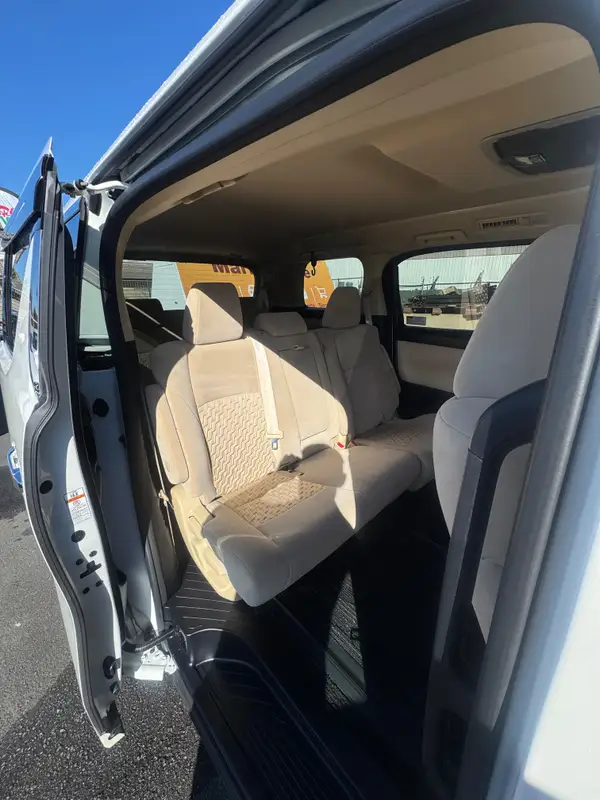 TOYOTA VELLFIRE 2017 Carousel 11