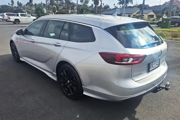 2018 COMMODORE RS WAGON 191KW (NZ) Carousel 5