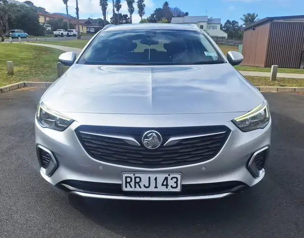 2018 COMMODORE RS WAGON 191KW (NZ) Carousel 1