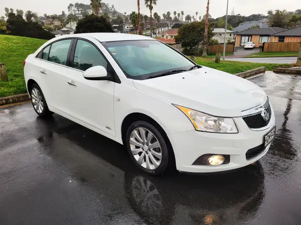 2014 Holden Cruze 1.8 Petrol Z Series Carousel 9