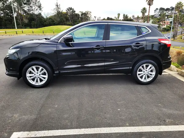 2016 Nissan Qashqai ST 2.0P (NZ) Carousel 3