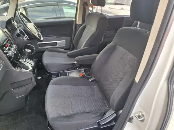 2012 Mitsubishi Delica D5 2ltr Coach Carousel 16