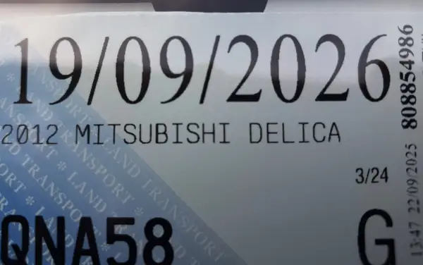2012 Mitsubishi Delica D5 2ltr Coach Carousel 9