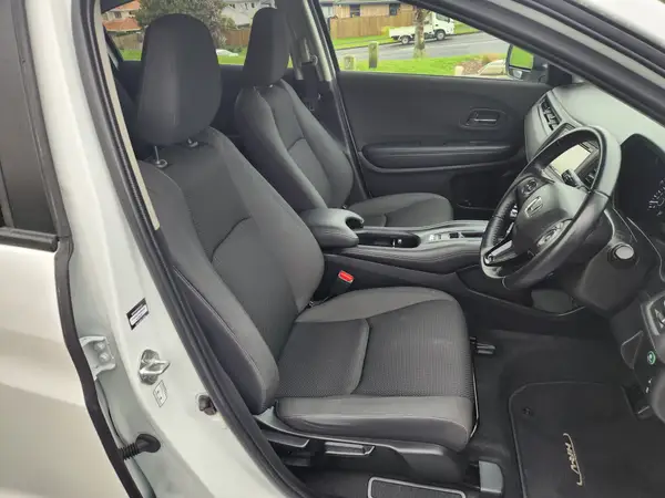 2019 Honda HR-V 1.5 AWD Low kms Carousel 9