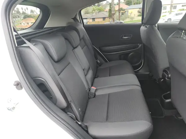 2019 Honda HR-V 1.5 AWD Low kms Carousel 10