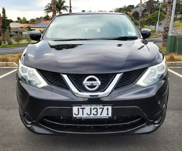 2016 Nissan Qashqai ST 2.0P (NZ) Carousel 1