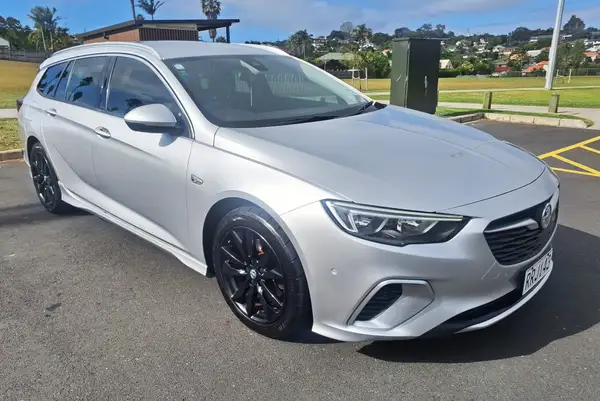 2018 COMMODORE RS WAGON 191KW (NZ) Carousel 9