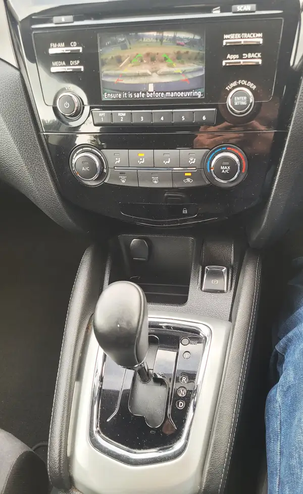 2016 Nissan Qashqai ST 2.0P (NZ) Carousel 18