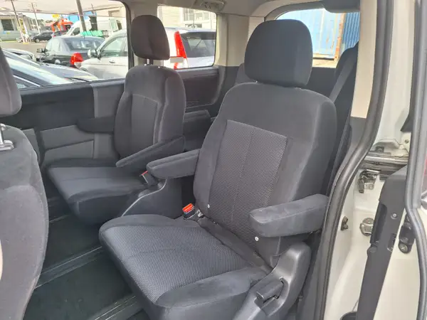 2012 Mitsubishi Delica D5 2ltr Coach Carousel 14