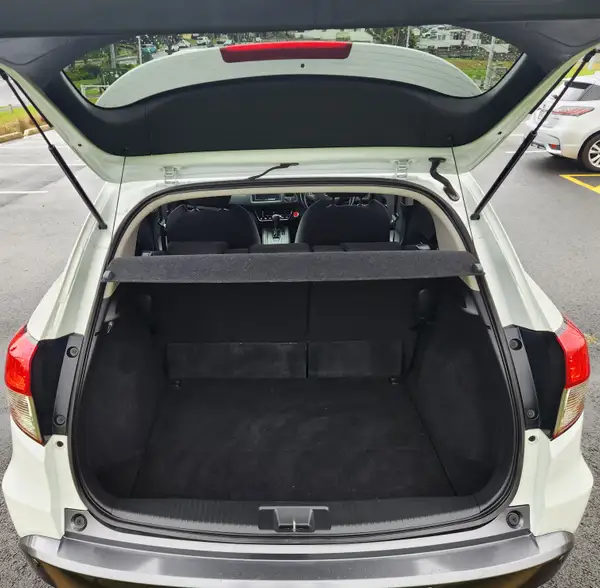 2019 Honda HR-V 1.5 AWD Low kms Carousel 11