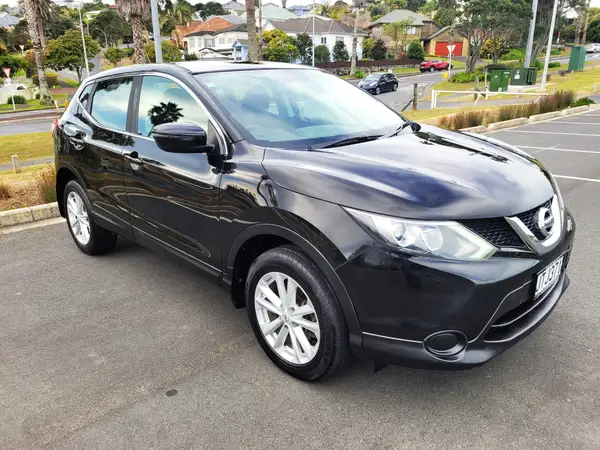 2016 Nissan Qashqai ST 2.0P (NZ) Carousel 2
