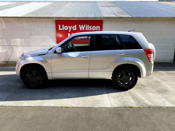 2005 Suzuki Escudo Carousel 16