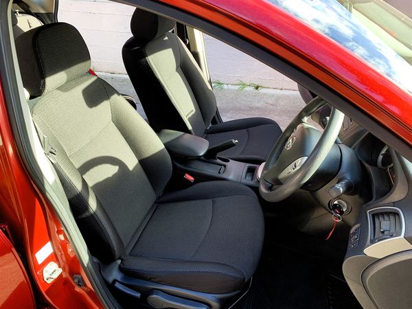 2016 Nissan Pulsar ST Carousel 3