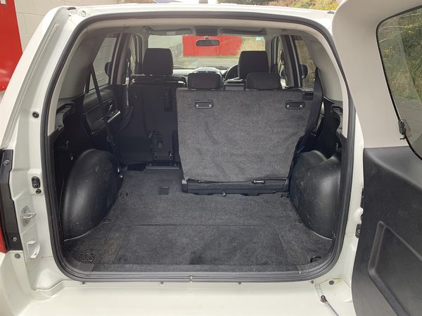 2012 Suzuki Escudo 2.4 XG 4WD Carousel 1