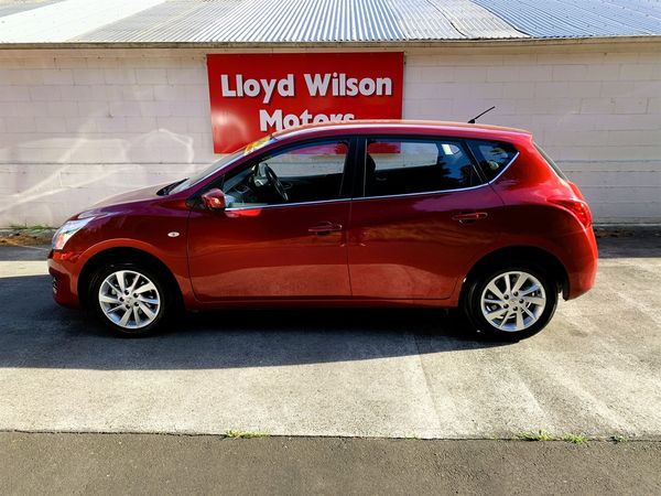 2016 Nissan Pulsar ST Carousel 16