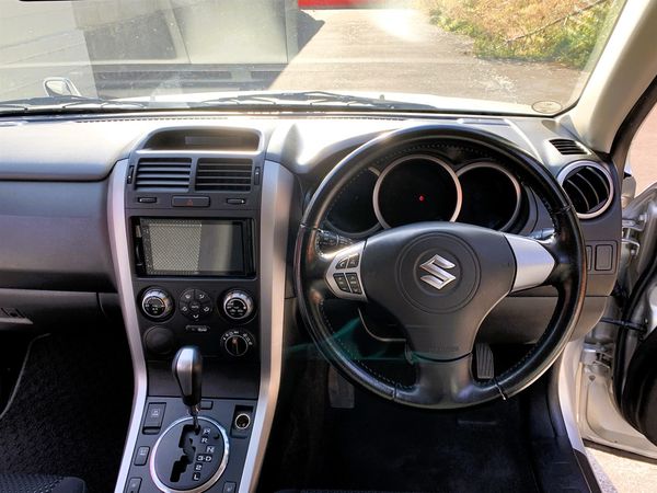 2005 Suzuki Escudo Carousel 1