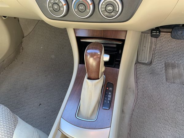 2008 Nissan Bluebird SYLPHY Carousel 4