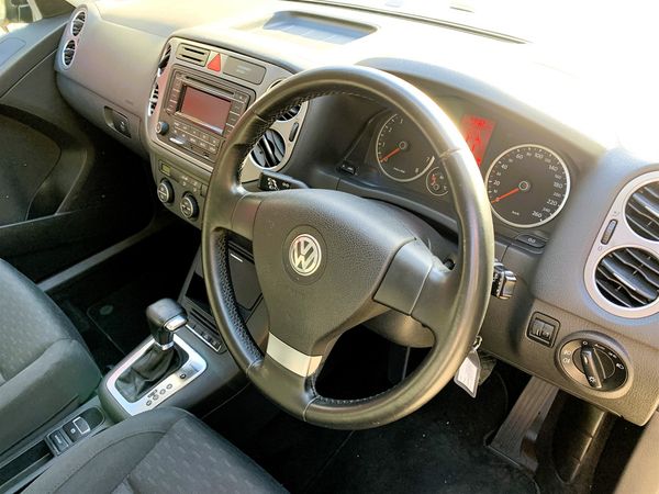 2009 Volkswagen Tiguan Carousel 6