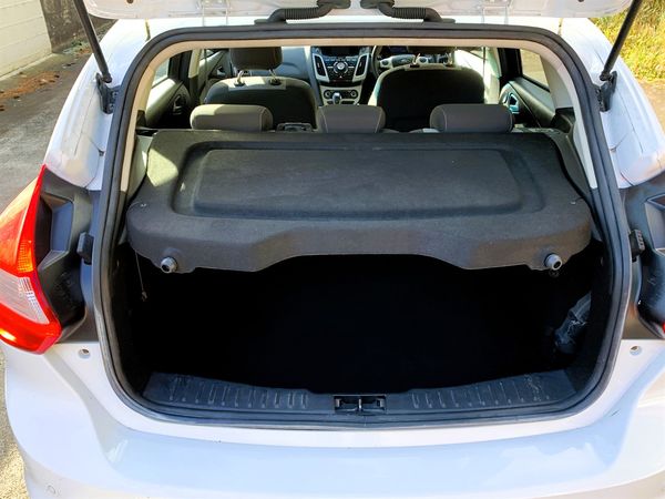 2013 Ford Focus 2.0 SPORT AUTO HATCH Carousel 19