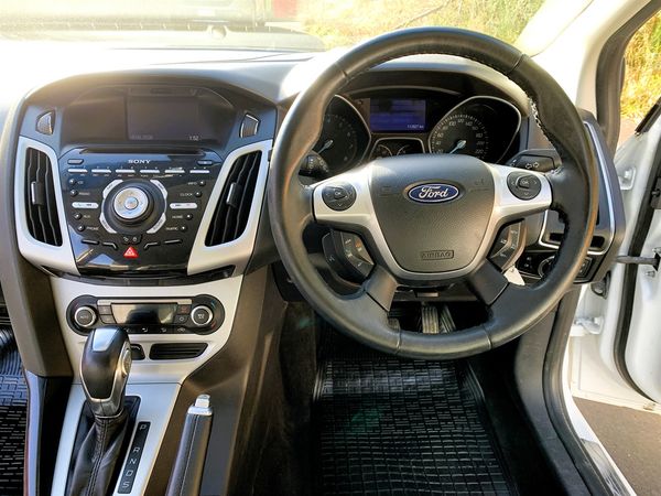 2013 Ford Focus 2.0 SPORT AUTO HATCH Carousel 5