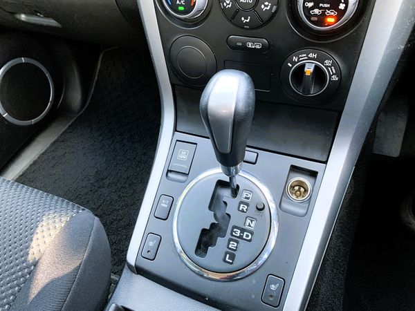2005 Suzuki Escudo Carousel 5