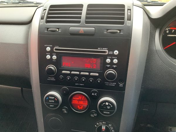 2012 Suzuki Escudo 2.4 XG 4WD Carousel 9