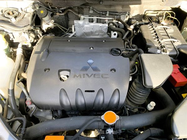 2012 Mitsubishi Outlander 2.4 VRX Carousel 9